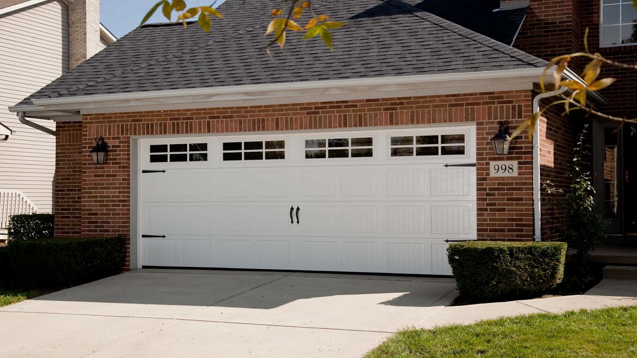 Efficiency Meets Style: Exploring the Finest Garage Door Options